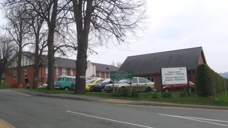 Victoria Memorial Hospital MIU entrance, Welshpool